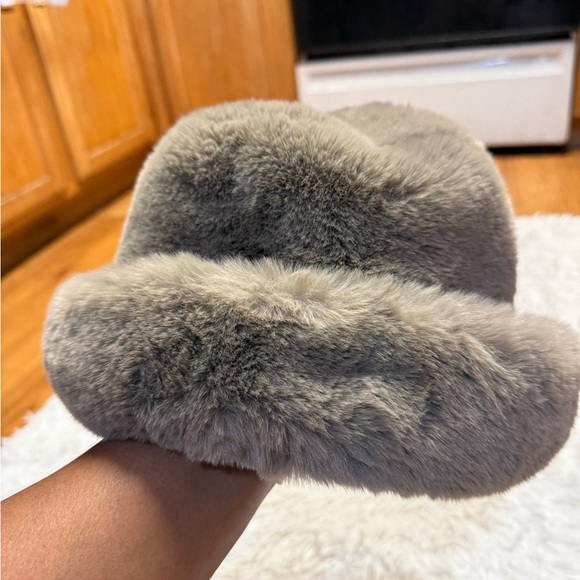 Zara Faux Furs Bucket hat - Picture 6 of 11